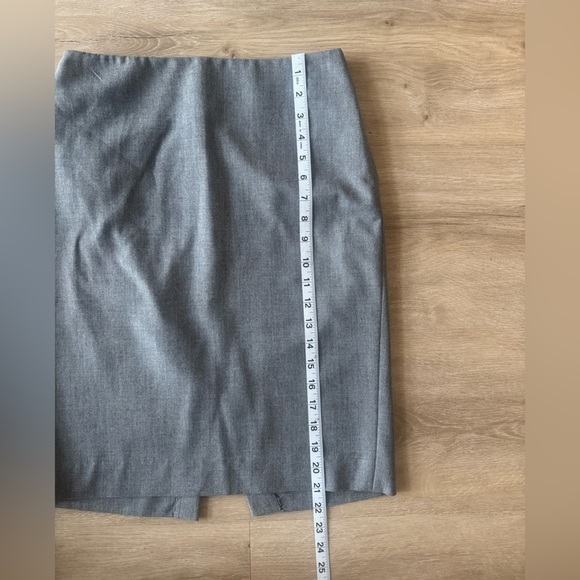 The Limited Gray Pencil Skirt SZ 4 - Picture 5 of 6